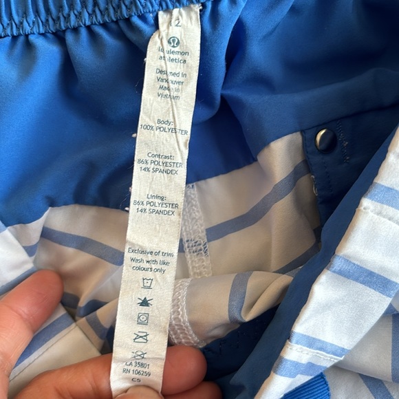 lululemon short small stain frim the pen - Picture 3 of 4